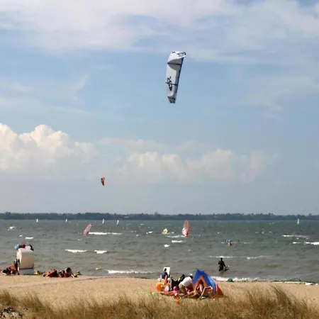 Geraeumige Mit Terrasse In Kluetz