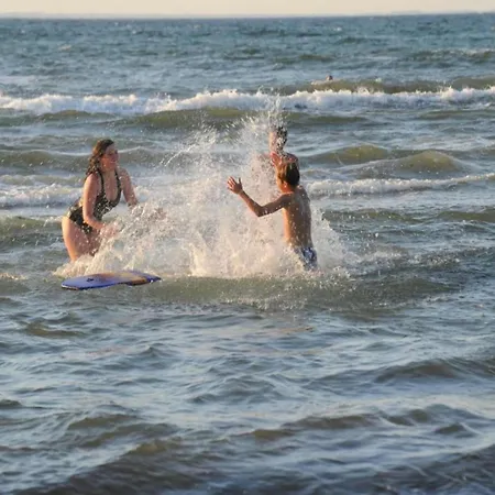 Geraeumige Mit Terrasse In Kluetz Appartamento