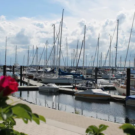 Geraeumige Mit Terrasse In Kluetz * Wohlenberg